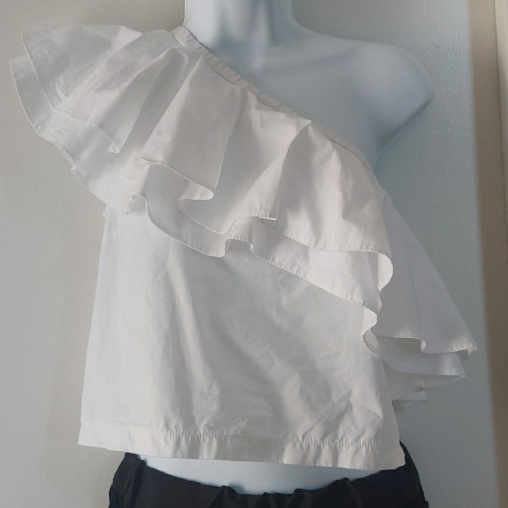 NWOT! TOPSHOP WHITE ASYMMETRICAL RUFFLED TOP
